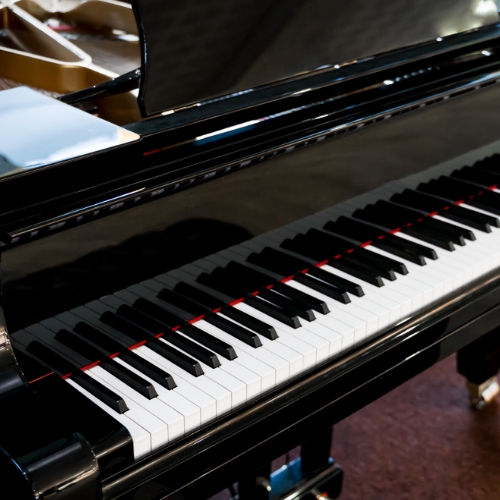 グランドピアノ